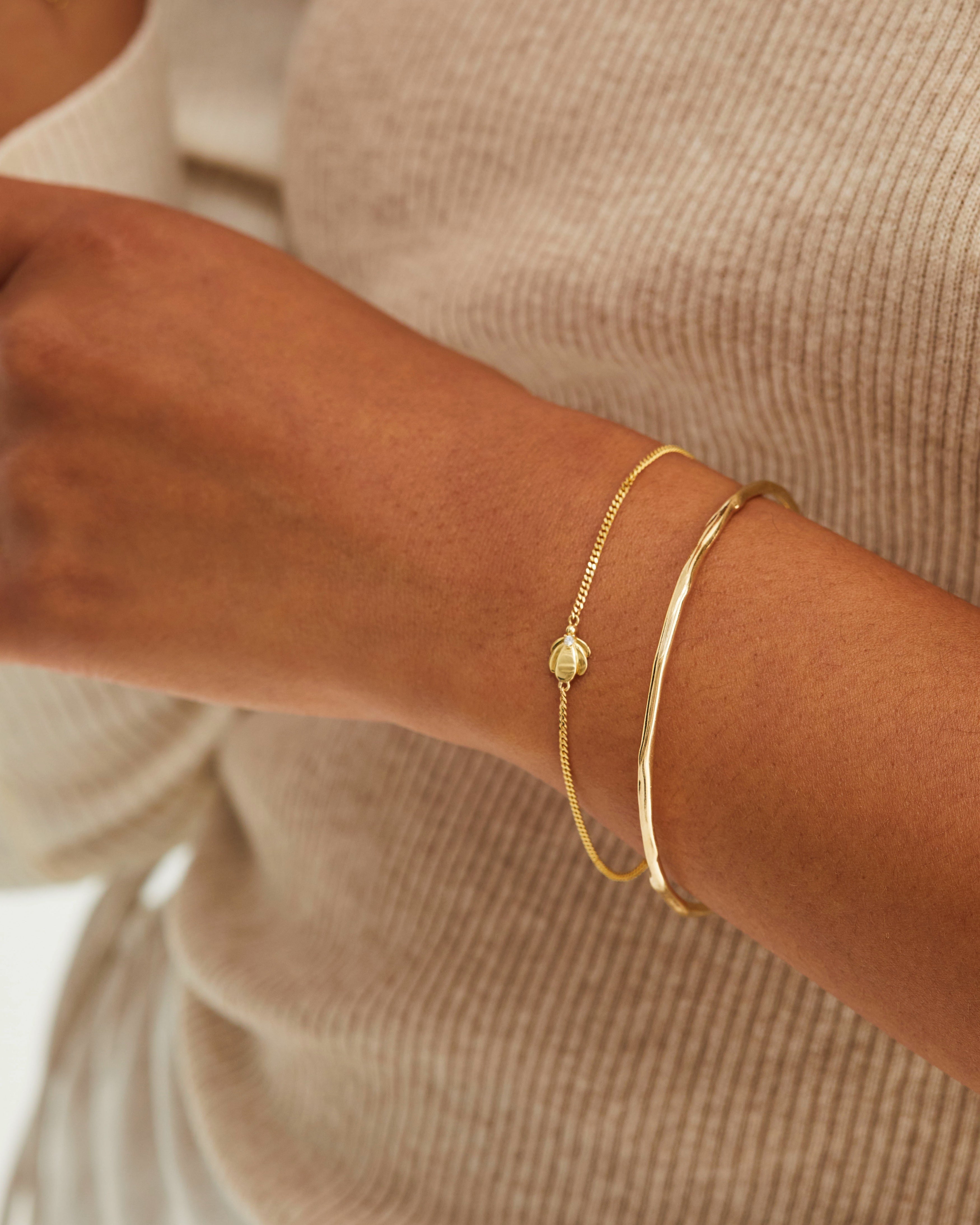 Dainty Gold or Silver Loop Chain Bracelet Gold