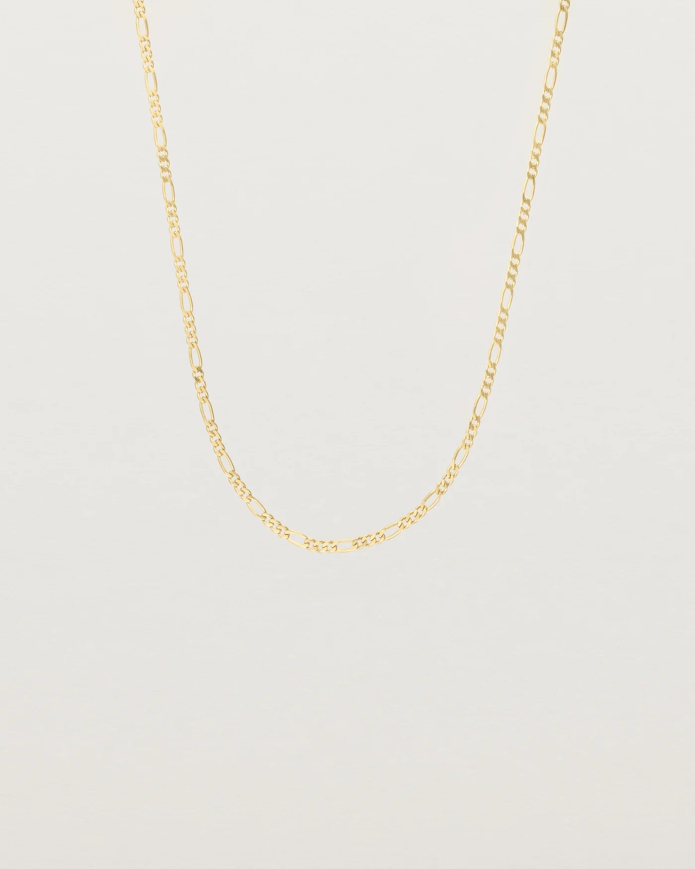 Front of image of the Petit Figaro chain in yellow gold