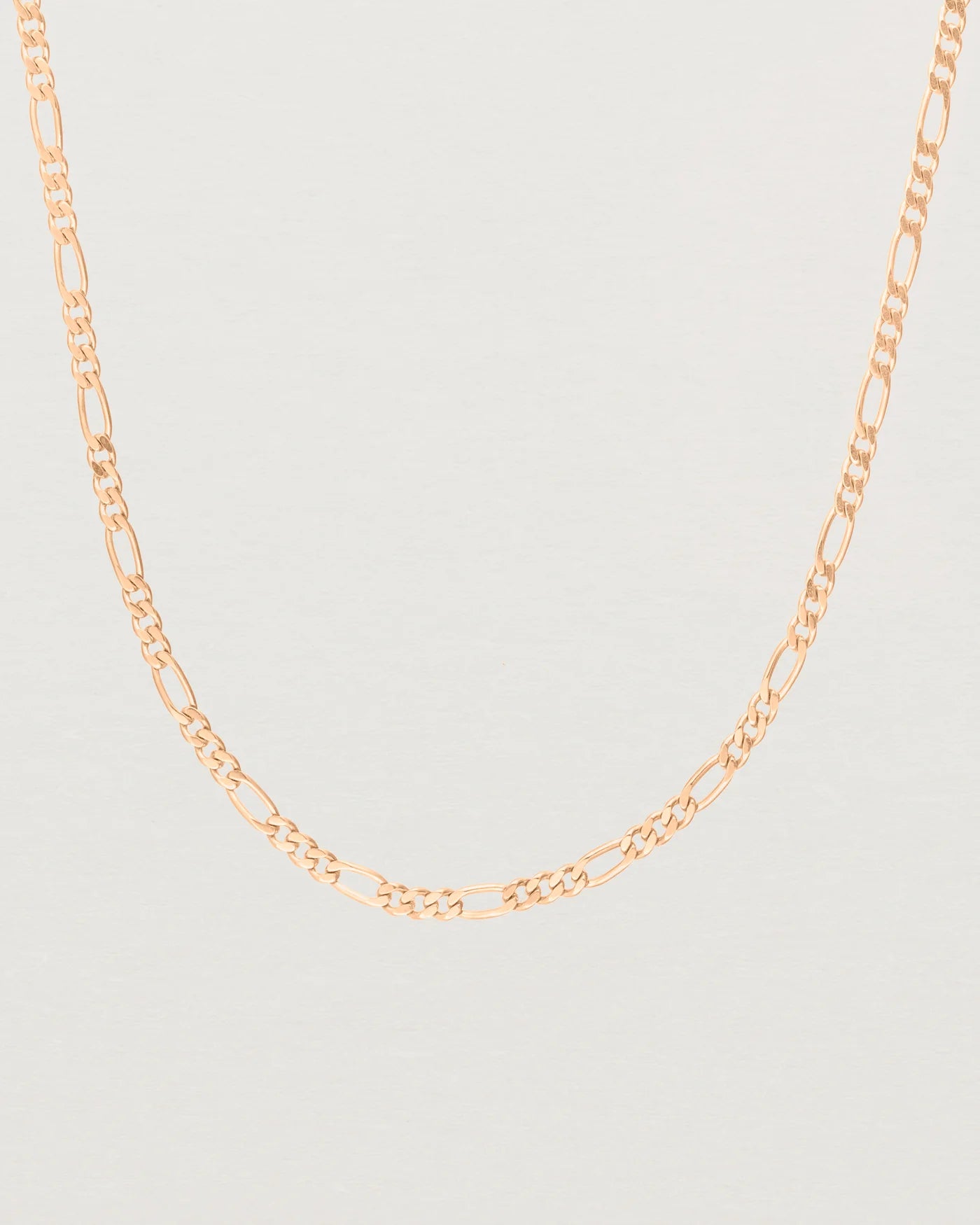 Front on image of the Petit Figaro chain in rose gold