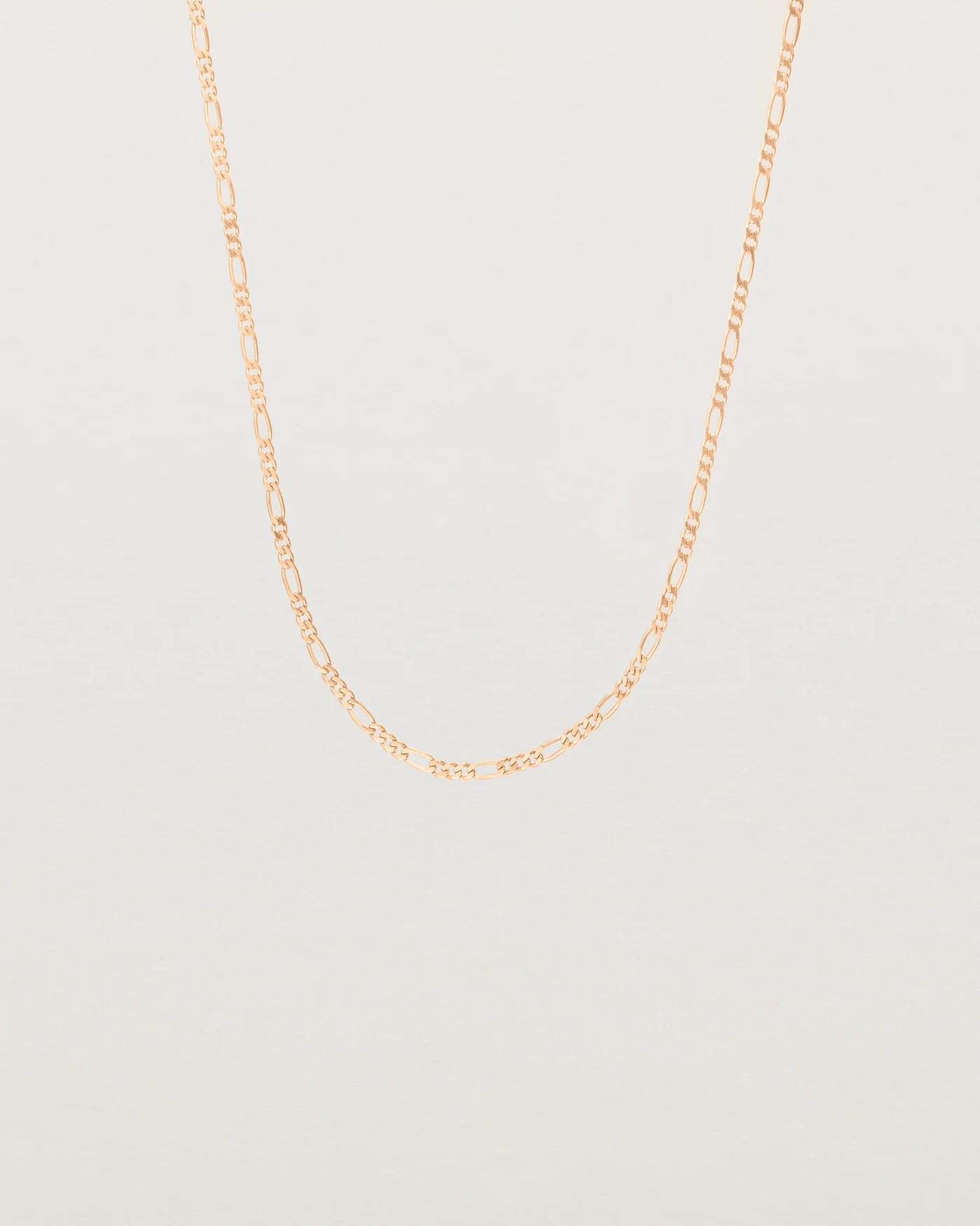 Front on image of the Petit Figaro chain in rose gold