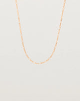 Front on image of the Petit Figaro chain in rose gold