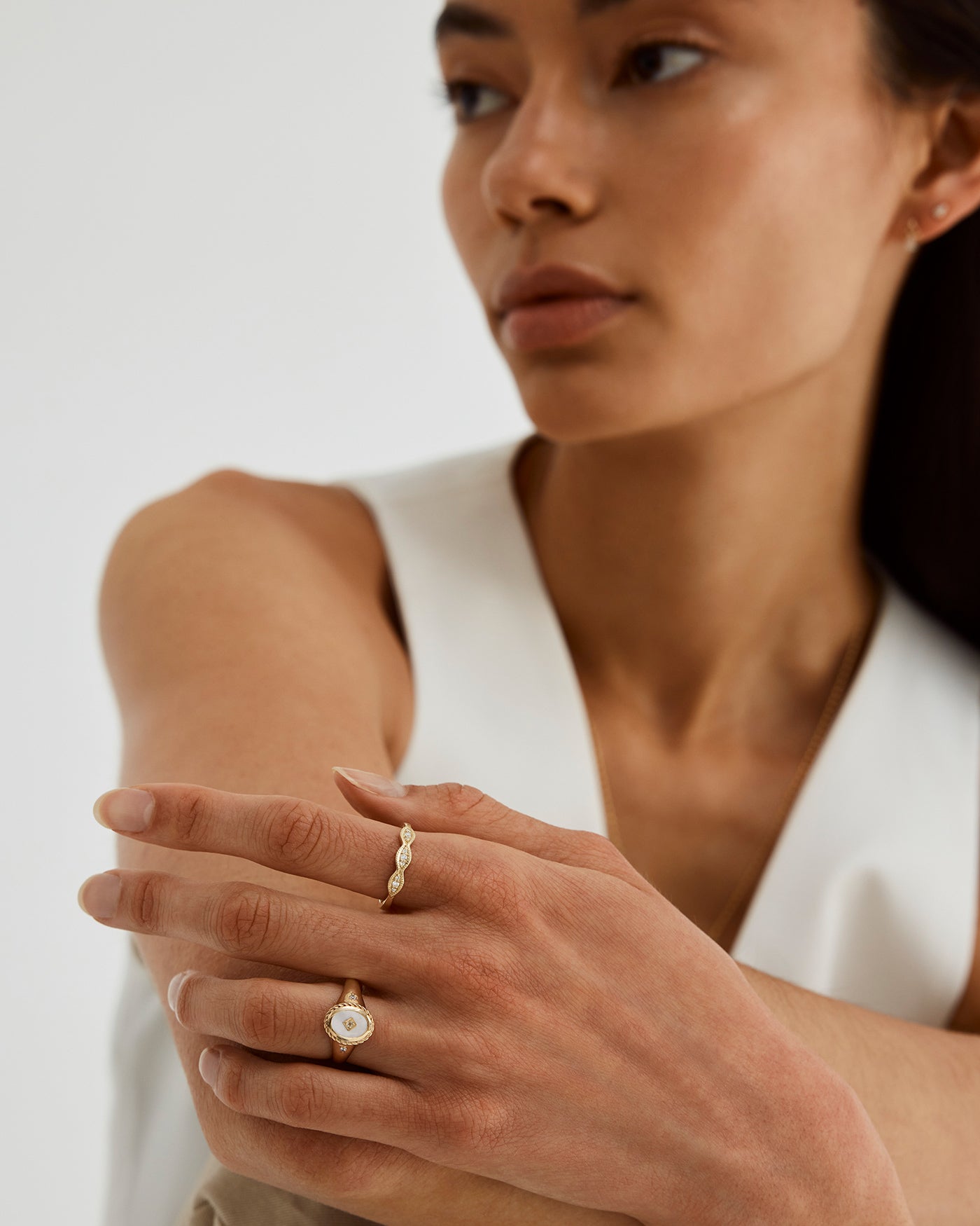 A woman wearing the Nessa Ring